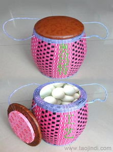 传统与现代交织 从草编到塑编，日用工艺品的多元魅力